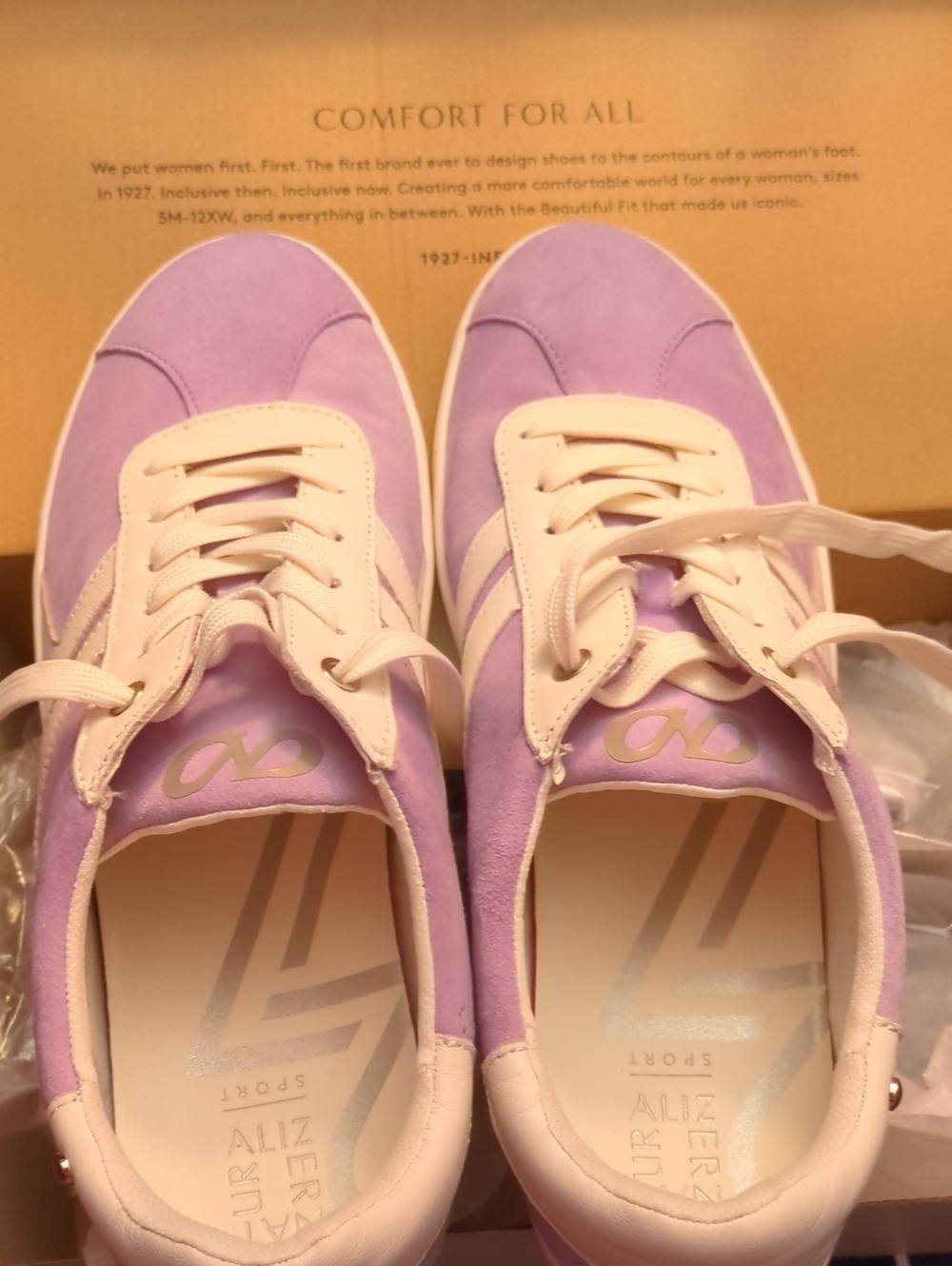 Naturalizer Lavender & Cream Women's Casual Sneakers 12W New With Box